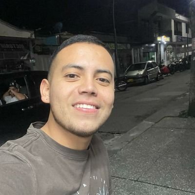 Andresalvarezr_'s profile picture. Intento entender la dinámica de X🫡