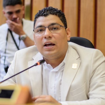 Diputado 2017-2019, 2020-2023, 2024-2027, Profesor UdeA 2011-2017 Abogado, Especialista en Penal, Candidato a Doctor (Ph.D) en Derecho y Ciencias Sociales (Arg)