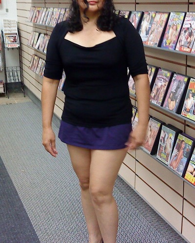 esposaymarido's profile picture. Somos pareja latina. Nos gusta ir clubs y lugares de adultos. Ella es exhibicionista y el voyerista. Saludos  a todos, no sean timidos y mandarnos un saludos.