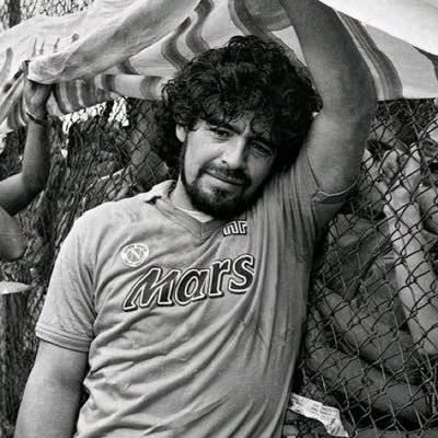 Feminista . Humanista. Defiendo todas las políticas igualitarias e incluyentes. Kirchnerista hasta la medula. Amo a Kici ,Grabois y Ofe.