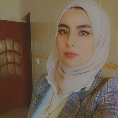 Ghalia27373317's profile picture. وَأنتِ التي تجعلين الدار مزهرةً
وأنتِ من تمنحين الورد ألوانا🌺