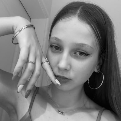 kiiaraas_'s profile picture. ig: kiaraa_schneider