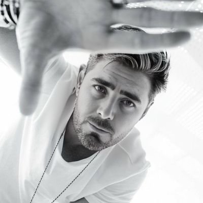 RFarajpor's profile picture. 