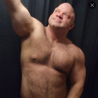 6'1 300 lbs Musclebear! Find me on my spicy page! Solo content, collabs, custom videos, feet content, burp content and much more!