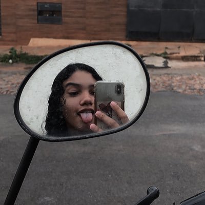 danieiliish's profile picture. 💙🤍