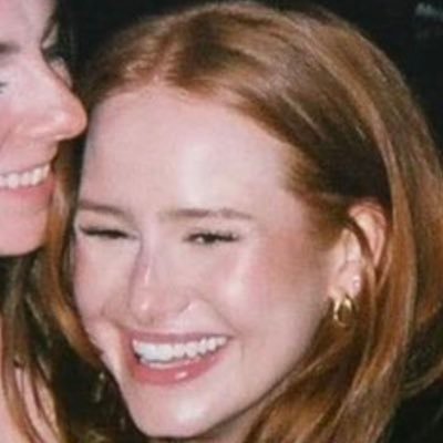 💭Eu e a madelaine petsch casadas,morando numa casa no subúrbio com seis filhos e dois cachorros