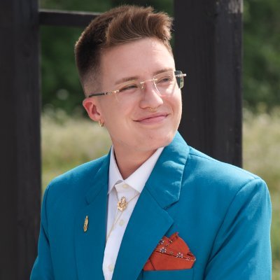 Milk_Socks's profile picture. she/her(s)  🌈😘🍌🐾🌙