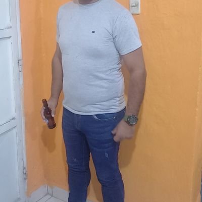 Adicto a los interiores, solo hombres serios o casados.