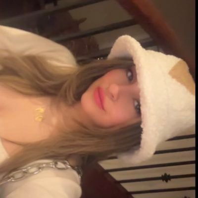 🇮🇶🇱🇧// streaming sometimes, smurfing always, メ𝟶 indefinitely 🥰