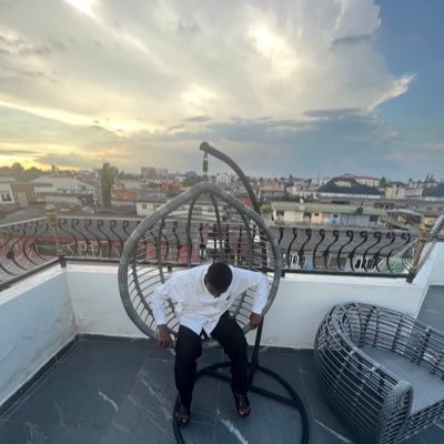 izzyfrvr's profile picture. 