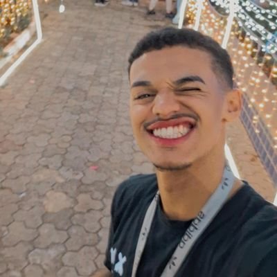 r_afsz's profile picture. 