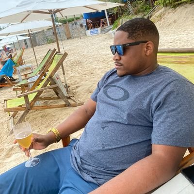 VnOliveira71's profile picture. @Vascodagama Escravize-se em suas conclusões, meu mais sincero foda-se !!!!!!