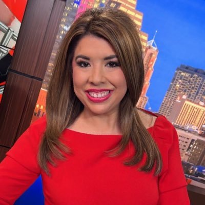 @News4SA @KABBFOX29 Live Desk Anchor #TX gal from Seguin #doglover 🐶Advocate for missing people #HelpUsFind, Host of Focus On South TX 🎤Work Hard ❤️Be Kind 🙏