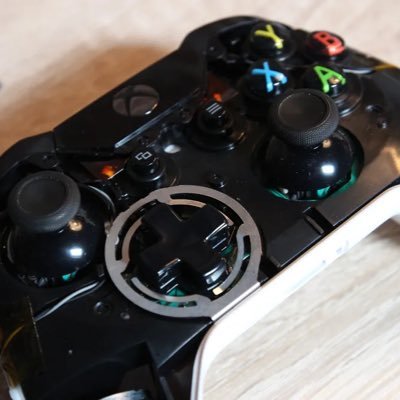 Je répare des manettes Xbox, si jamais tu as un problème avec ta manette, contact moi en dm!