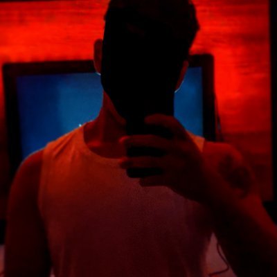 Tem umas fotos minhas aqui