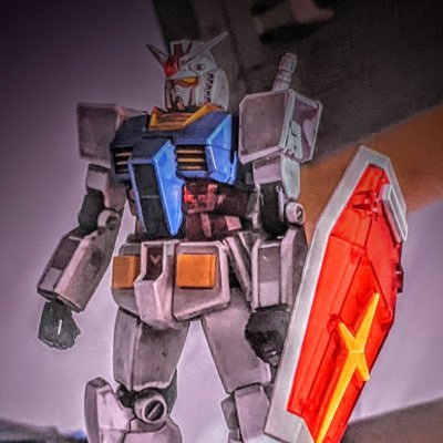 ファーストガンダムや、スーパーロボット、カーモデルなど色んな模型が大好きな中老のおっさんです!いつも皆さんの作品で勉強させて頂いております!勝手に無言フォロー致しますが、どうかお許し下さい🙇こんな超老眼で作るのも 超おっそい素人🔰ですが、よろしくお願い致しますー☀️
