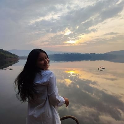 gauri___g's profile picture. सब सुख लहै तुम्हारी सरना,
तुम रक्षक काहू को डर ना | 

https://t.co/aWGwYIE5yI