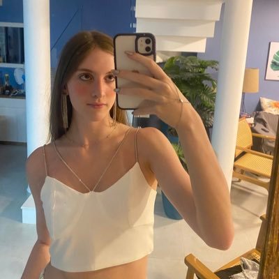 charchatinha's profile picture. fill my healing heart with sad songs