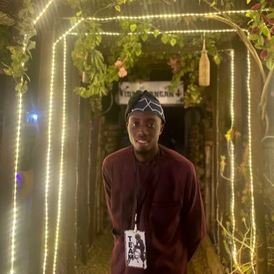 _Yomid's profile picture. Just a stressed out intellectual on Twitter.