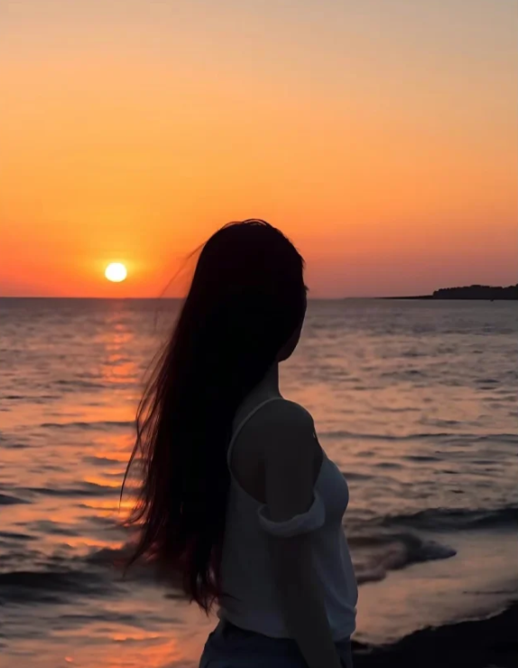 rasasire99114's profile picture. You have to work really hard to look effortless.