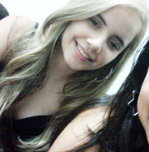 ㅤ ㅤNão consigo pensar nada que não seja você, não consigo querer nada que não seja você, não consigo amar ninguém que não seja você !