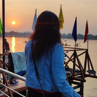 megha_raha's profile picture. Falling, failing & learning! 🤹