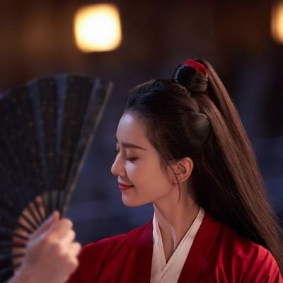 JennyJee12's profile picture. 