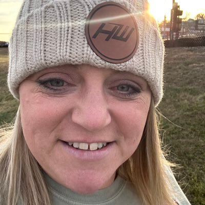 cheer/race mom, full time business owner and FBA Seller- working my road map to 50k a month, let’s build together