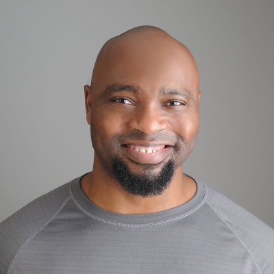 Copywriter (https://t.co/GNPPWEl4I1), SEO expert, and founder of @techhelpcanada, where we help companies grow.