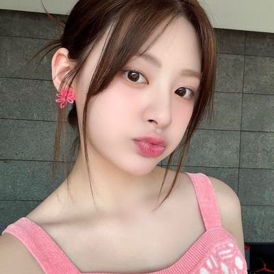 Heazrtedly's profile picture. 🦢 ₊ ‧ .. #studytwt! her love-(i)ly eyes, like an angelic clad in wings! ₊˚✧