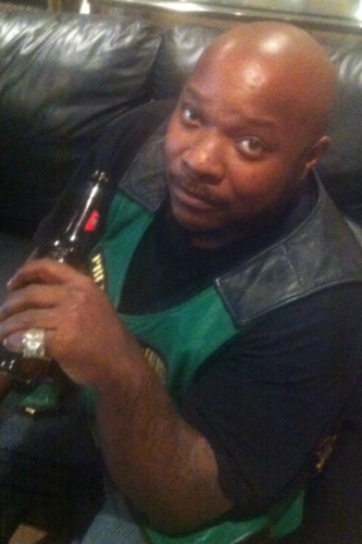 IM A FREAK 2 MY HEART!!..IM LOOKEN 4 FUN..PPL TA KICK IT WITH..ETC..