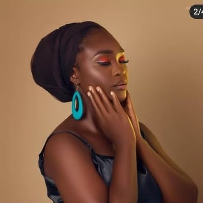 Model|| student @ obafemi awolowo university|| UI/UX designer || intern PR|| fashion designer. 
Your brand needs a face, I have got a black  beautiful one🥰🥰