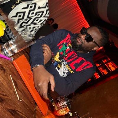 yom_jr's profile picture. RIP my sis!! LOVE sports. #Serena 🎾, #Hamilton🏎, #Woods🏌, #Steph🏀, #Brady(sans T) 🏈, #Kobe🏀, #Manutd⚽️!Kindly unfollow if my sport rants affect you.