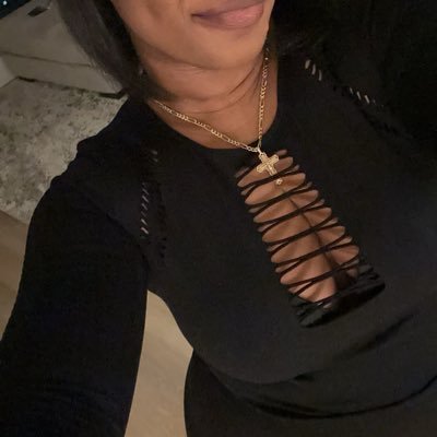 Corporate baddie by day, nasty kinky slut by night…Aspiring #BlackHotWife 🌈🦂 Single