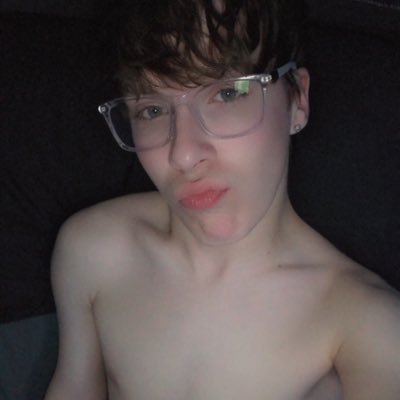 19, He/They🏳️‍🌈👑Big 3: ♌️♋️♒️ Bimbo by Day, Slut by Night 😈 Dm me for customs✨