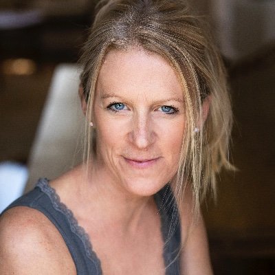 📚Award-winning Author
🛟 Bioenergetics Life Coach
🖊️ Compulsive Creator
📘12 Creative Steps to a Fulfilling Life
📗Silent as the Snow
📕Ring Around Rosie