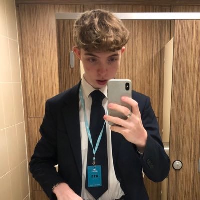 17 | Sixth Form Student | Member of Torfaen's Conservative Party 🇬🇧 | All Views Are My Own