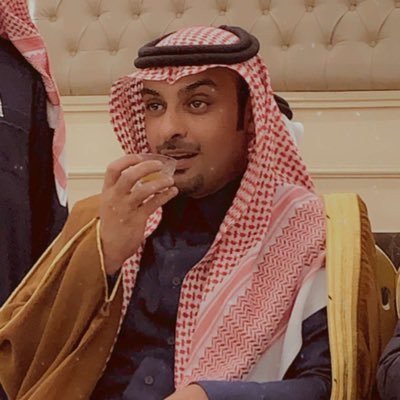 ماجستير علاقات عامة ،،مؤلف كتاب (وسائل الإتصال الحديثة في العلاقات العامة )أحب الشعر كتابةً وتذوقاً ،أهتم بالنهايات، ولا أُفكر بالتفاصيل كثيراً