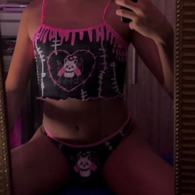 samfemreserva's profile picture. oiee perdi minha conta antiga @sam_femboyzinho