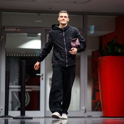 BastiBoers11's profile picture. Basti
- 25 -