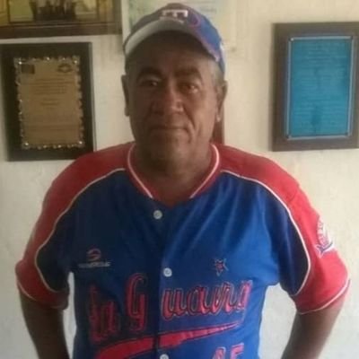 Aficionado de los Gloriosos Tiburones de La Guaira, La Vinotinto y El Barcelona.