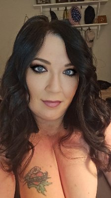 Experienced Mature BBW FemDomme.  Owner of @KinkWhispers. Initial tribute $50- PH/CEI/Sissy tasks/ Chastity/FinDom /https://t.co/qwxRr0bvF0