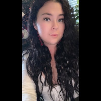 lilsarahhbear's profile picture. ✨ she/her || nsfw. 20+, mdni pls. || pans. bratty subbie. unowned/single & not looking here. || 29. doggie momma. gamer. poet & art lover✨