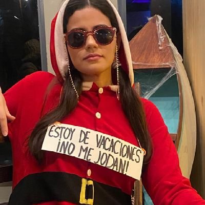 Carito_Warhola's profile picture. Señora mejor sientese.