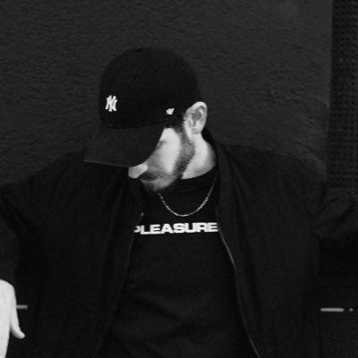 AvivYogev's profile picture. Digital Product Designer aka well-dressed computer nerd.