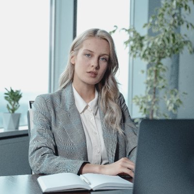 AyatF99621's profile picture. Expert in SEO&Blogging and web designing