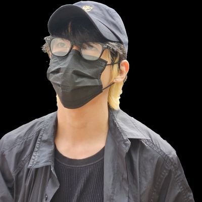 bgstime1's profile picture. 더높이 더멀리 날아가자