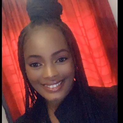 aniesylva's profile picture. ❤️ and 💡