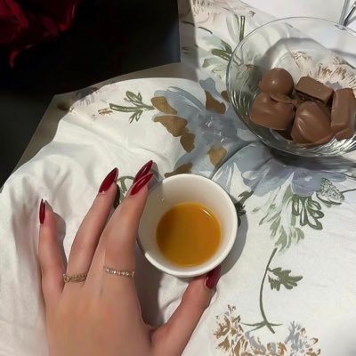 Yas_x98's profile picture. اللهم باركني وبارك ما فيّ وما حولي