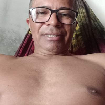 um cara simples e umilde gosto de conversar e fazer amizades